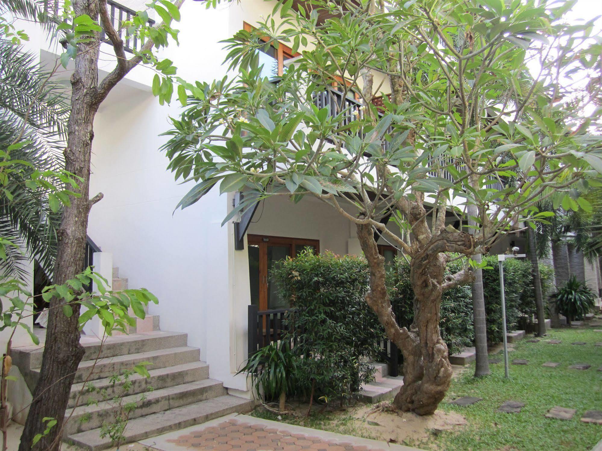 Marina Villa Ламай Бийч Екстериор снимка
